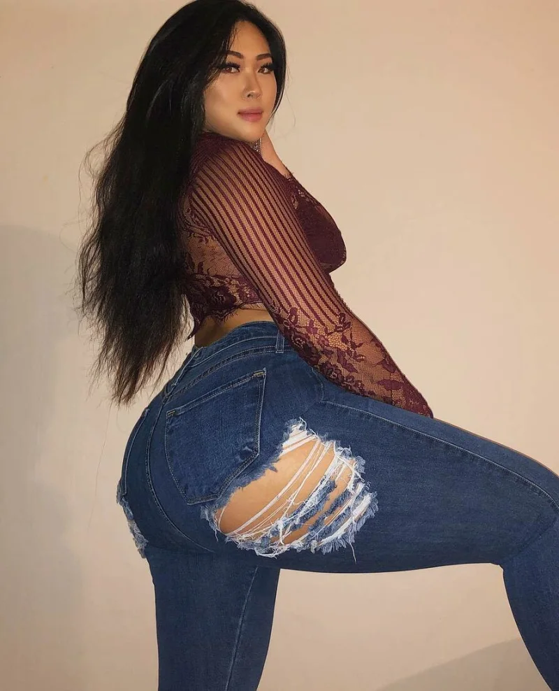 Rakhi Escorts Classy